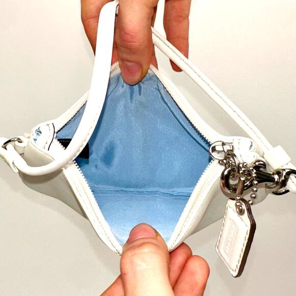 Coach White Leather Top Zip Wristlet Wallet - Picture 3 of 4